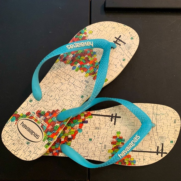 Havaianas Portraits of Brazil Flip Flops by street artist Ricardo Negro US 13M - Picture 3 of 7